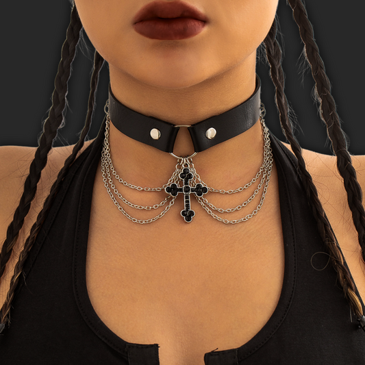 COLLIER RAVEUSE CROSS